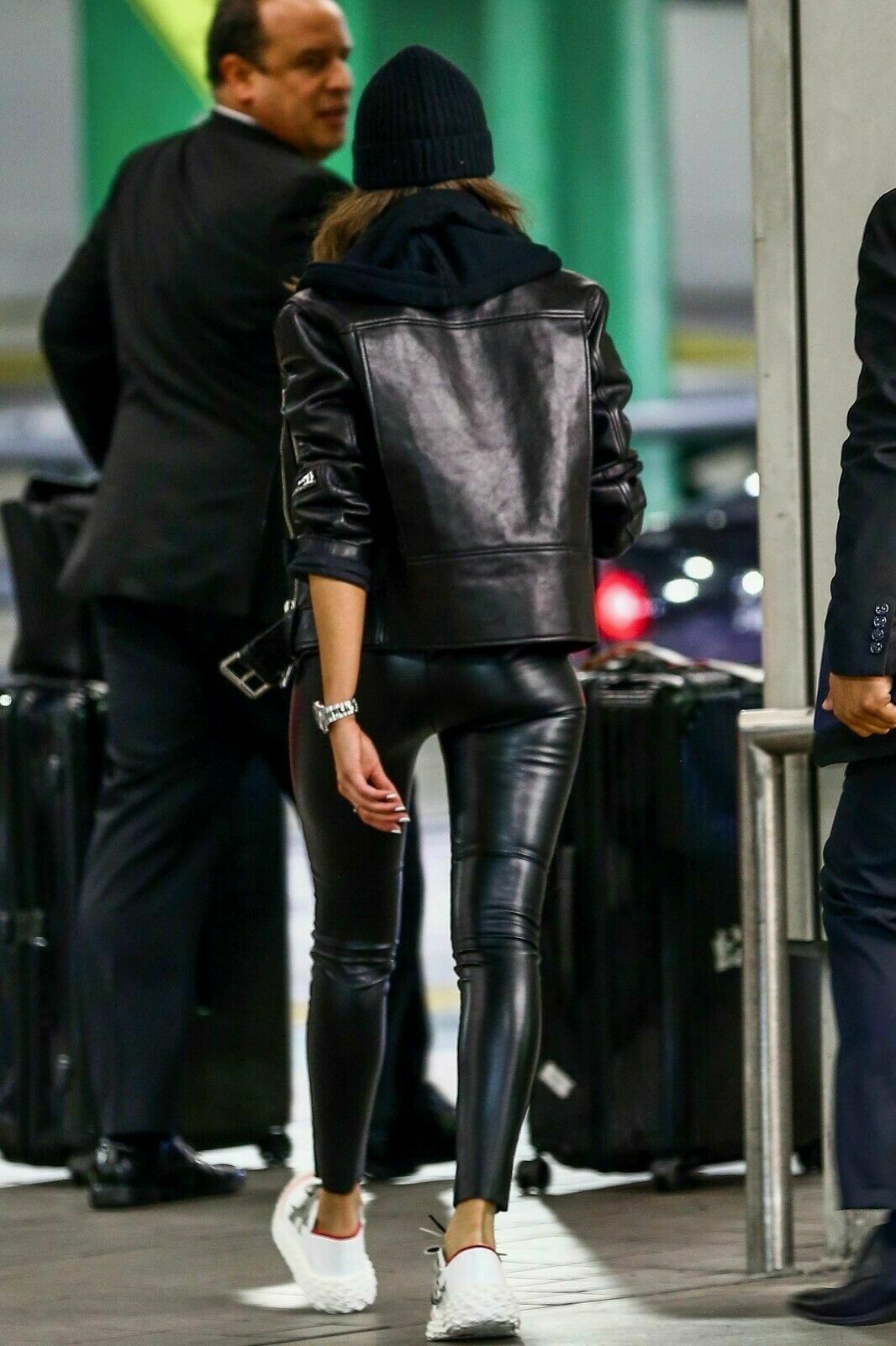 Women's Chic Fashion Cowhide Leather Biker Cropped Black Leather Zipper Jacket - Luxurena Leather